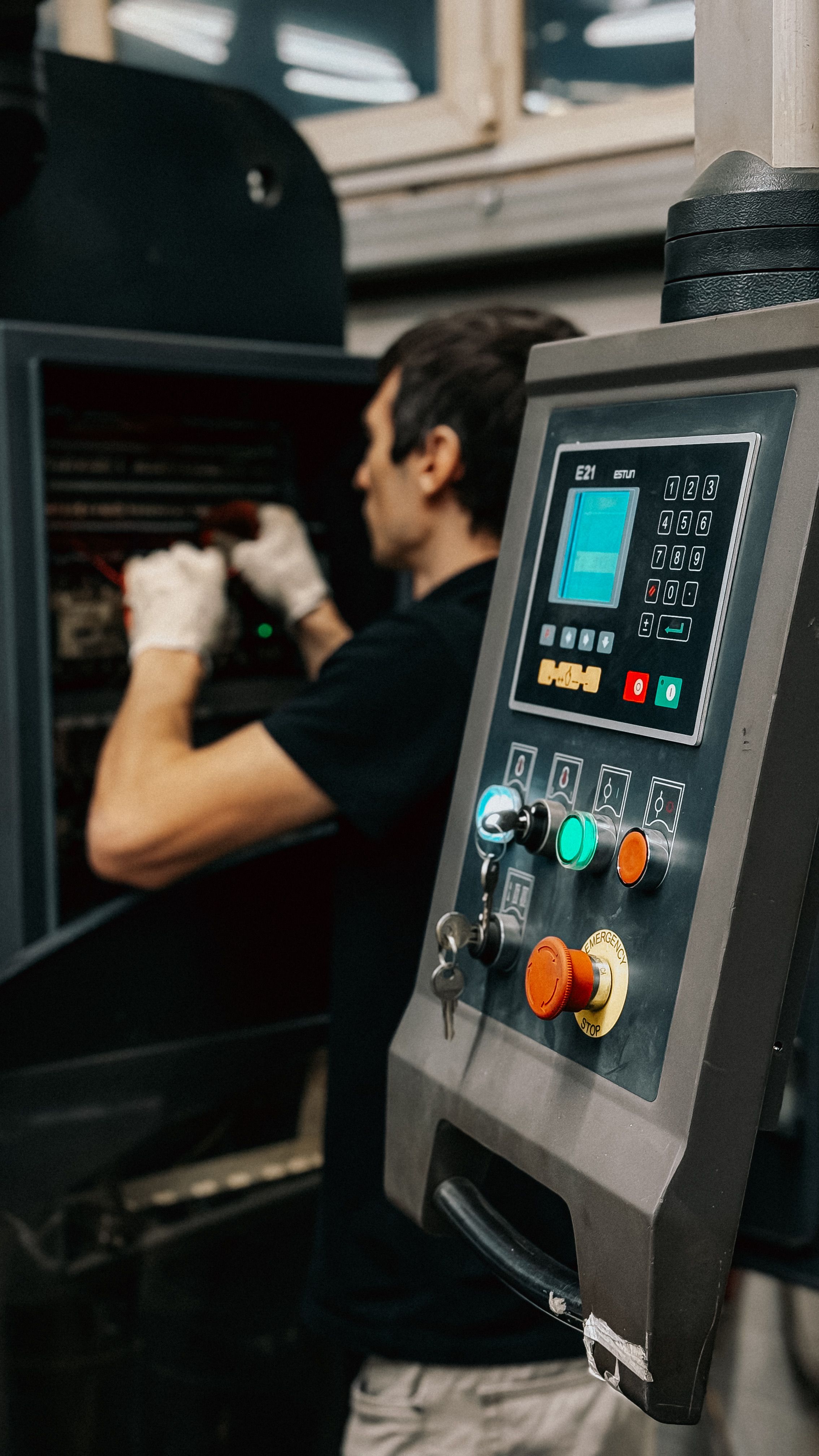 Manufacturing facility with automated production line